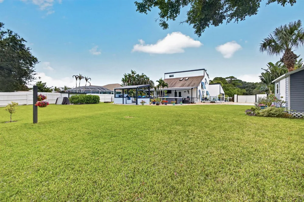 5723 SE ORANGE BLOSSOM TRAIL Hobe Sound, FL 33455
