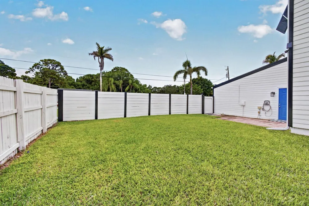 5723 SE ORANGE BLOSSOM TRAIL Hobe Sound, FL 33455