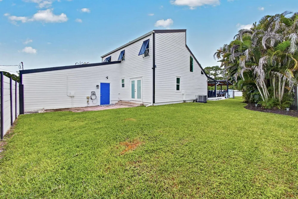5723 SE ORANGE BLOSSOM TRAIL Hobe Sound, FL 33455
