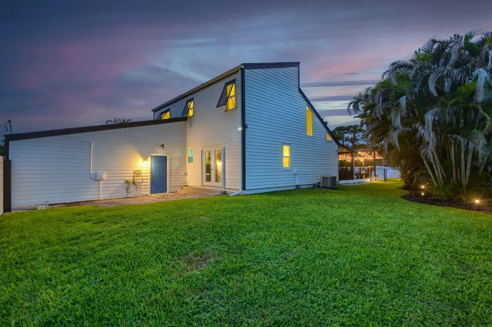 5723 SE ORANGE BLOSSOM TRAIL Hobe Sound, FL 33455