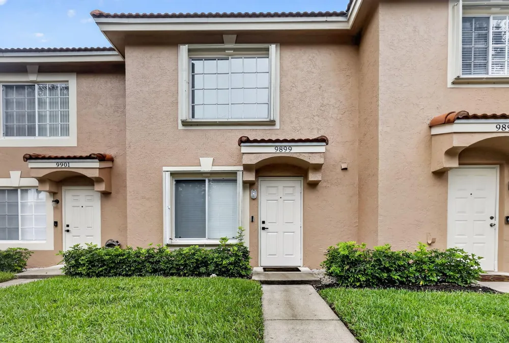 9899 KAMENA CIRCLE Boynton Beach, FL 33436