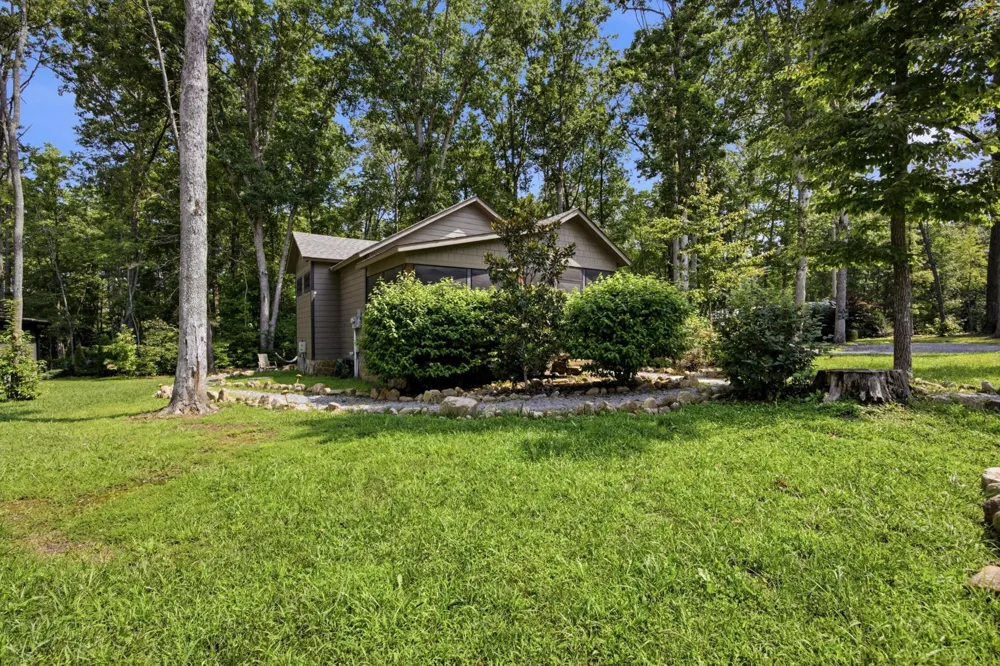 292 Waters Edge Way Tracy City, TN 37387
