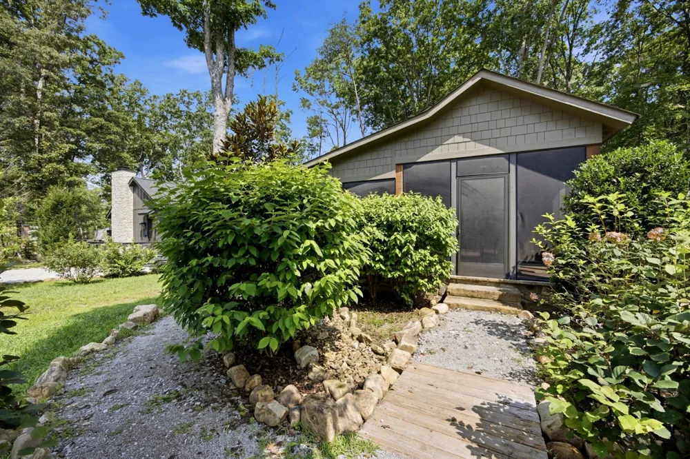 292 Waters Edge Way Tracy City, TN 37387