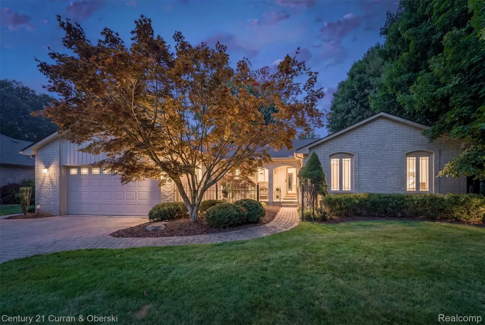 15389 Lakeside Street Plymouth Charter Township, MI 48170