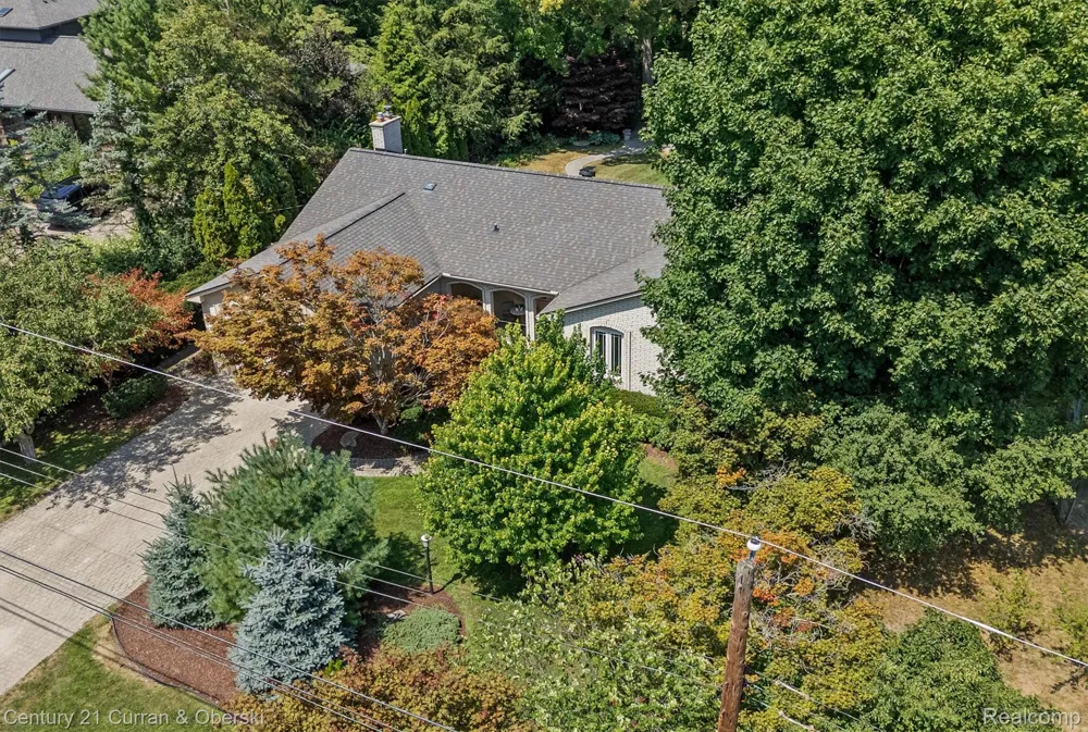 15389 Lakeside Street Plymouth Charter Township, MI 48170