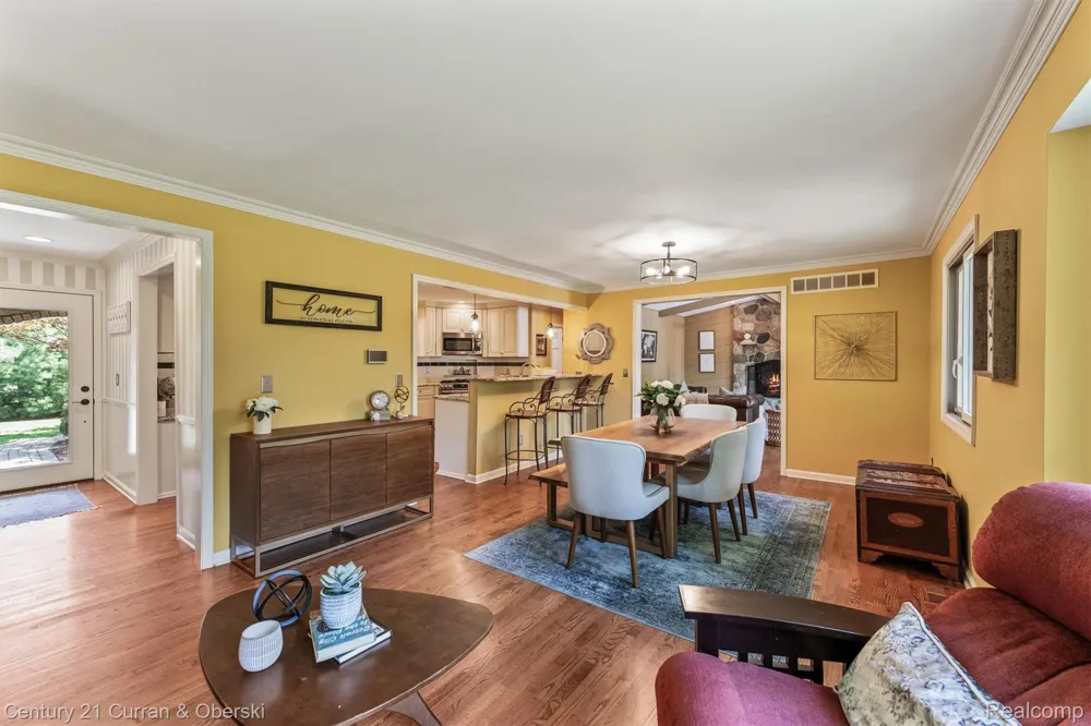 15389 Lakeside Street Plymouth Charter Township, MI 48170