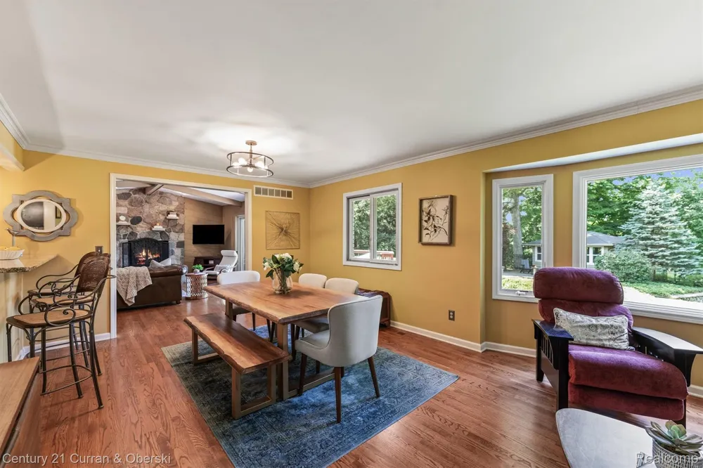 15389 Lakeside Street Plymouth Charter Township, MI 48170