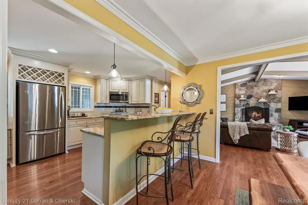 15389 Lakeside Street Plymouth Charter Township, MI 48170