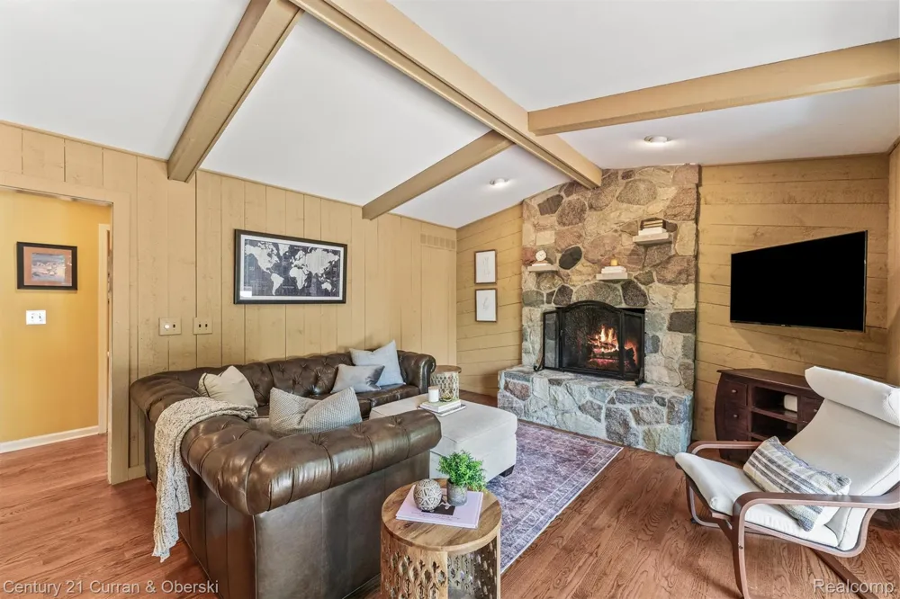 15389 Lakeside Street Plymouth Charter Township, MI 48170