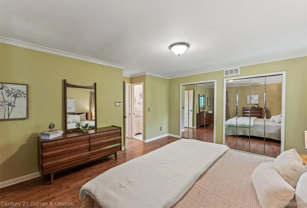 15389 Lakeside Street Plymouth Charter Township, MI 48170