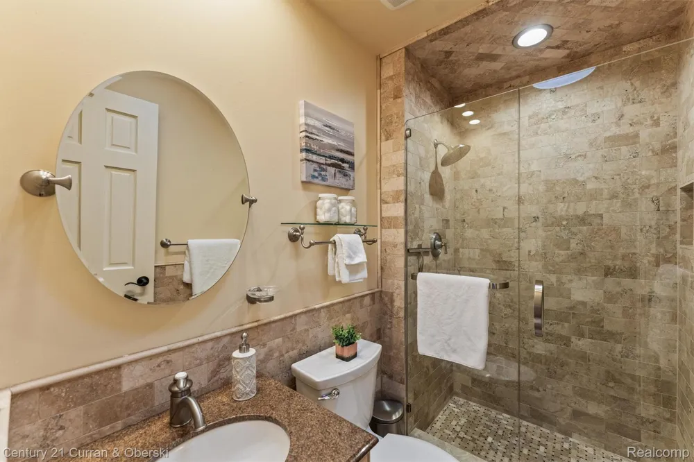 15389 Lakeside Street Plymouth Charter Township, MI 48170