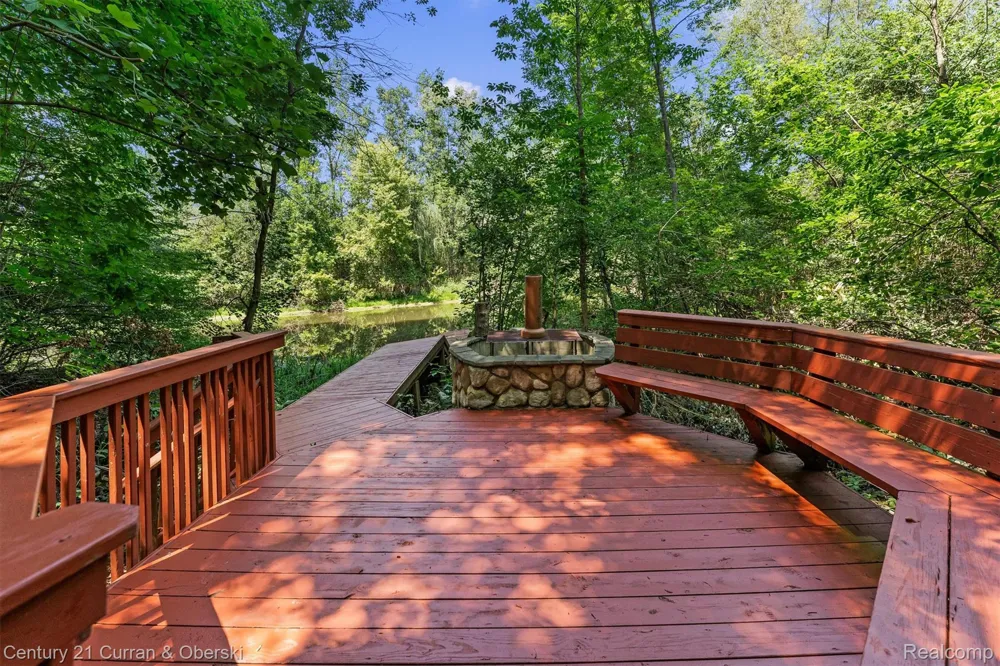 15389 Lakeside Street Plymouth Charter Township, MI 48170