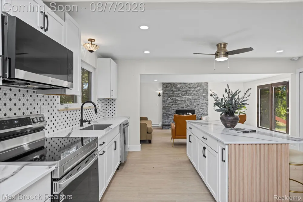 1874 Hopkins Drive Wixom City, MI 48393