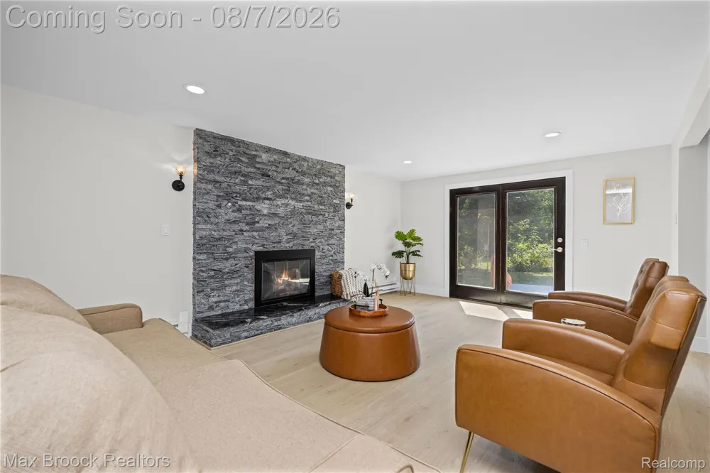1874 Hopkins Drive Wixom City, MI 48393