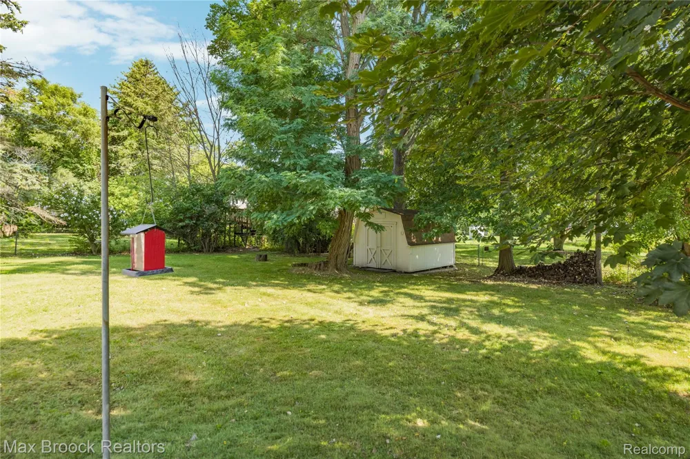 1874 Hopkins Drive Wixom City, MI 48393
