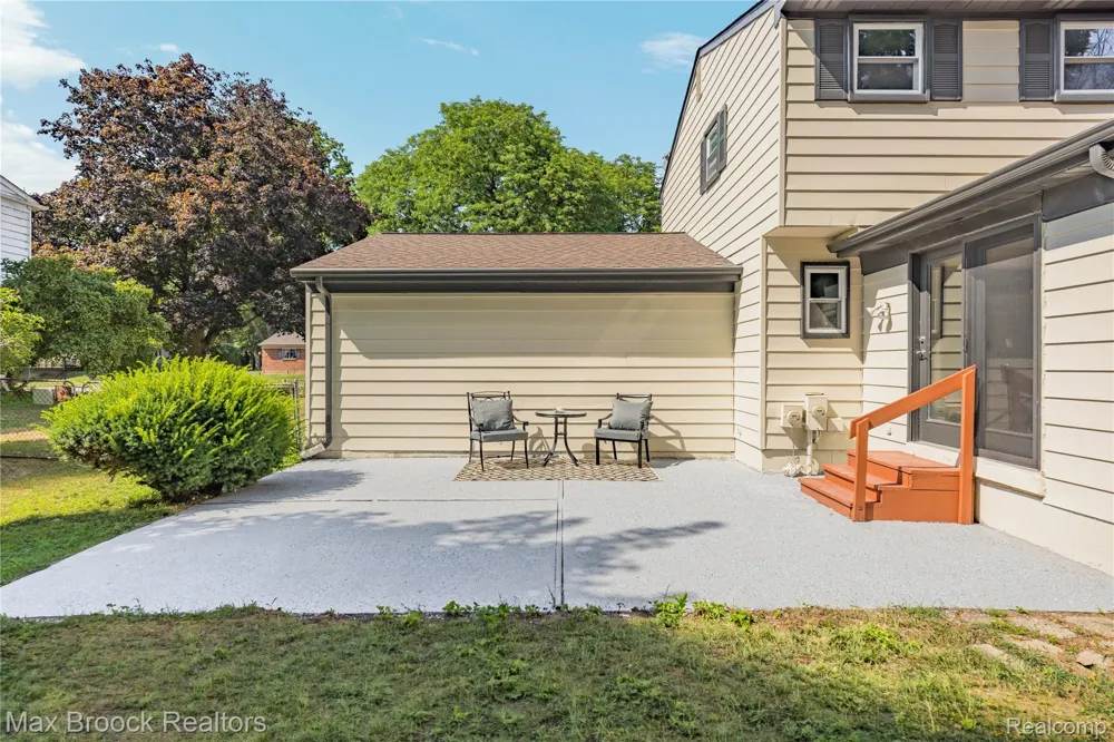1874 Hopkins Drive Wixom City, MI 48393