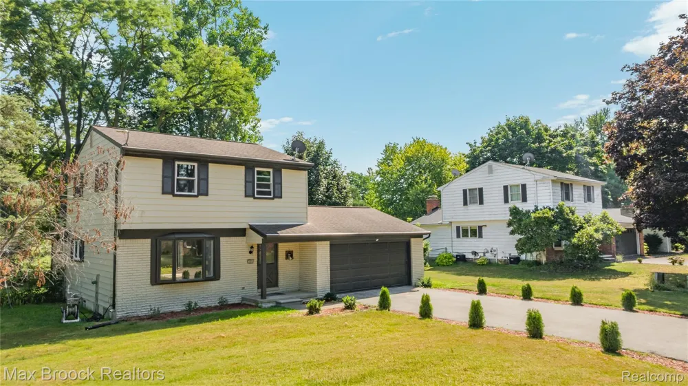 1874 Hopkins Drive Wixom City, MI 48393