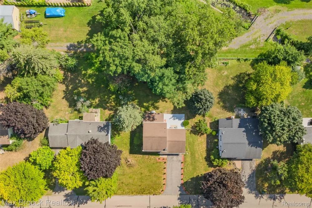 1874 Hopkins Drive Wixom City, MI 48393
