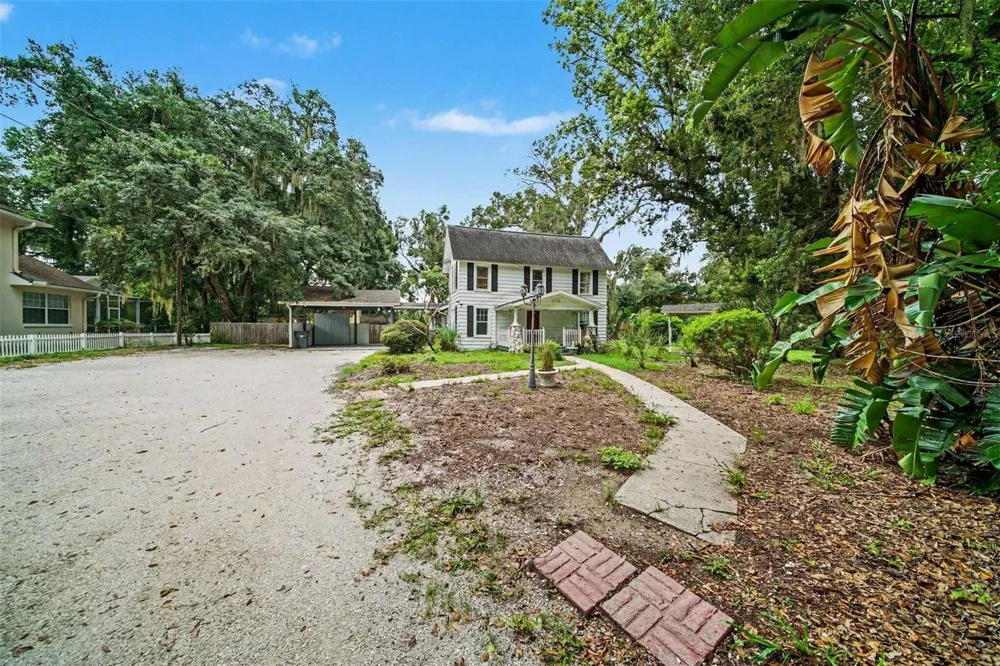 1509 W WINDHORST ROAD Brandon, FL 33510