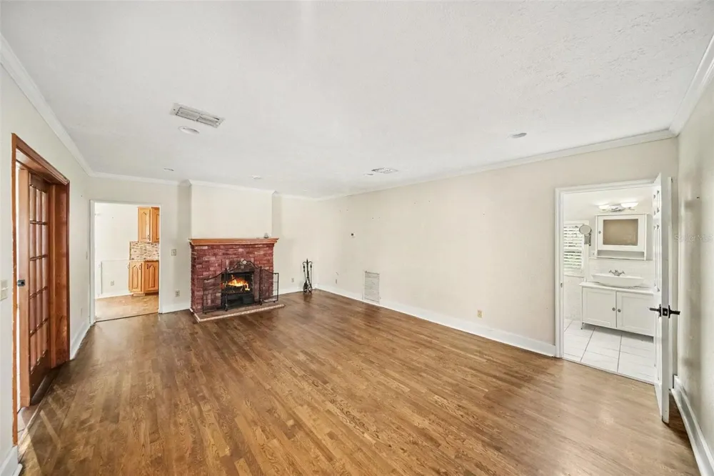 1509 W WINDHORST ROAD Brandon, FL 33510