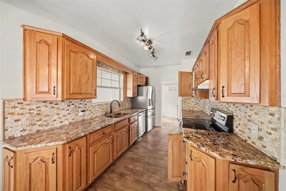 1509 W WINDHORST ROAD Brandon, FL 33510