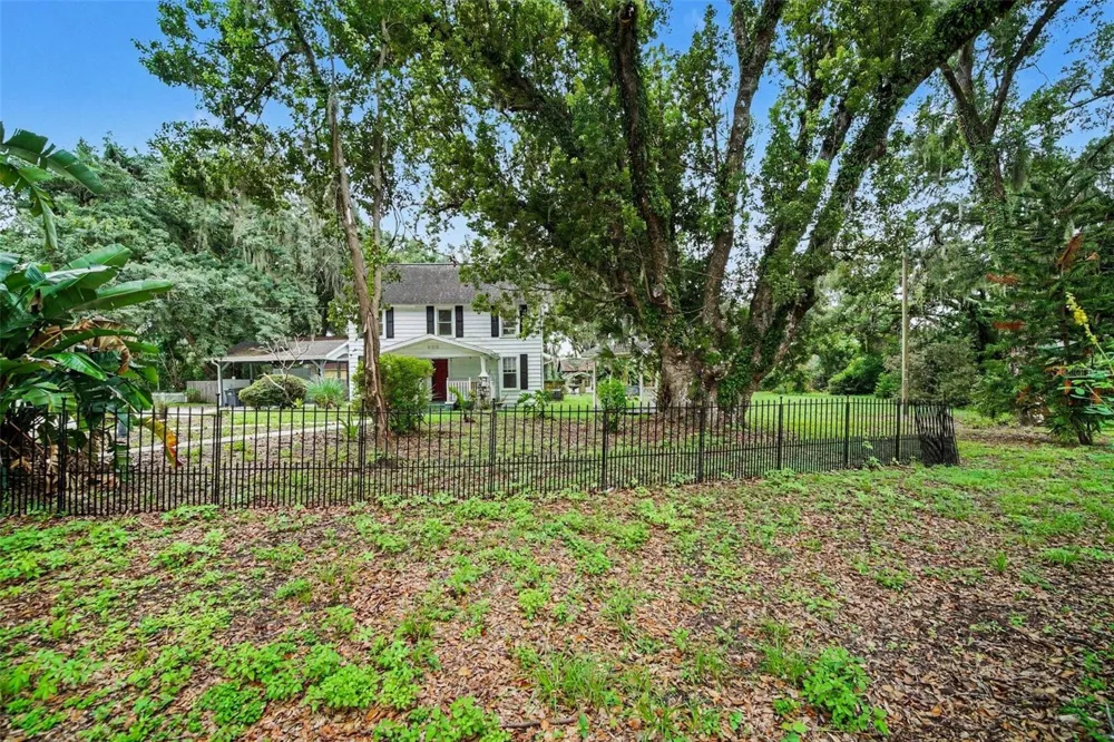1509 W WINDHORST ROAD Brandon, FL 33510