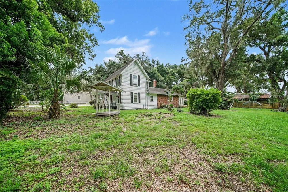1509 W WINDHORST ROAD Brandon, FL 33510