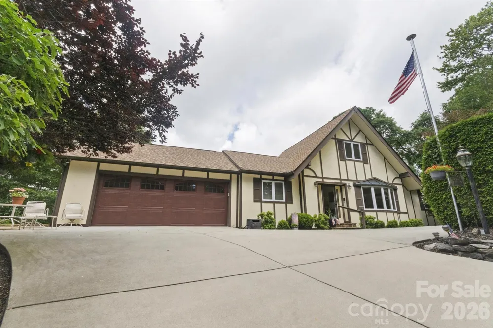 2484 Connestee Trail Brevard, NC 28712