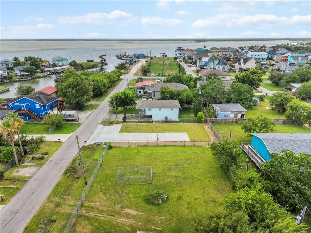 1040 Star Drive San Leon, TX 77539