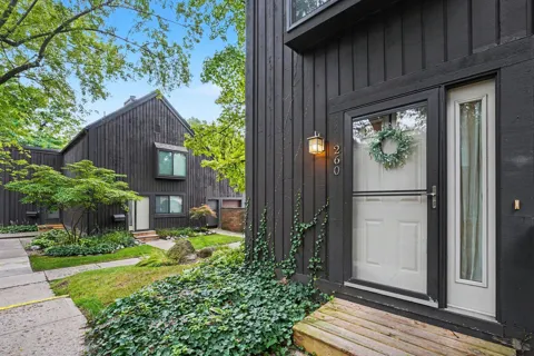 260 Dunbarton Court
