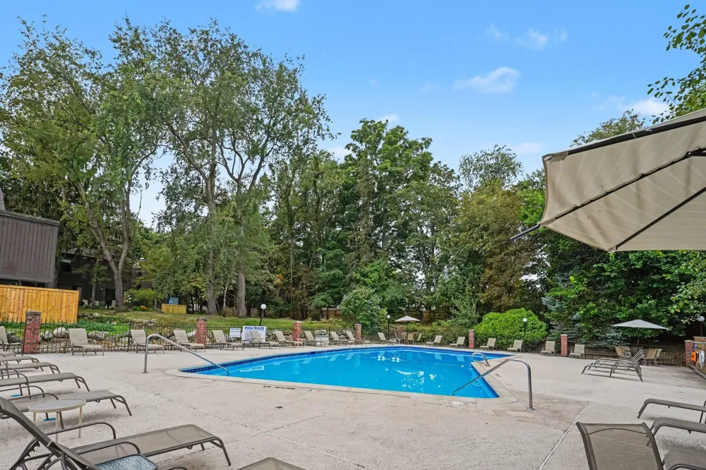 260 Dunbarton Court Kalamazoo, MI 49006