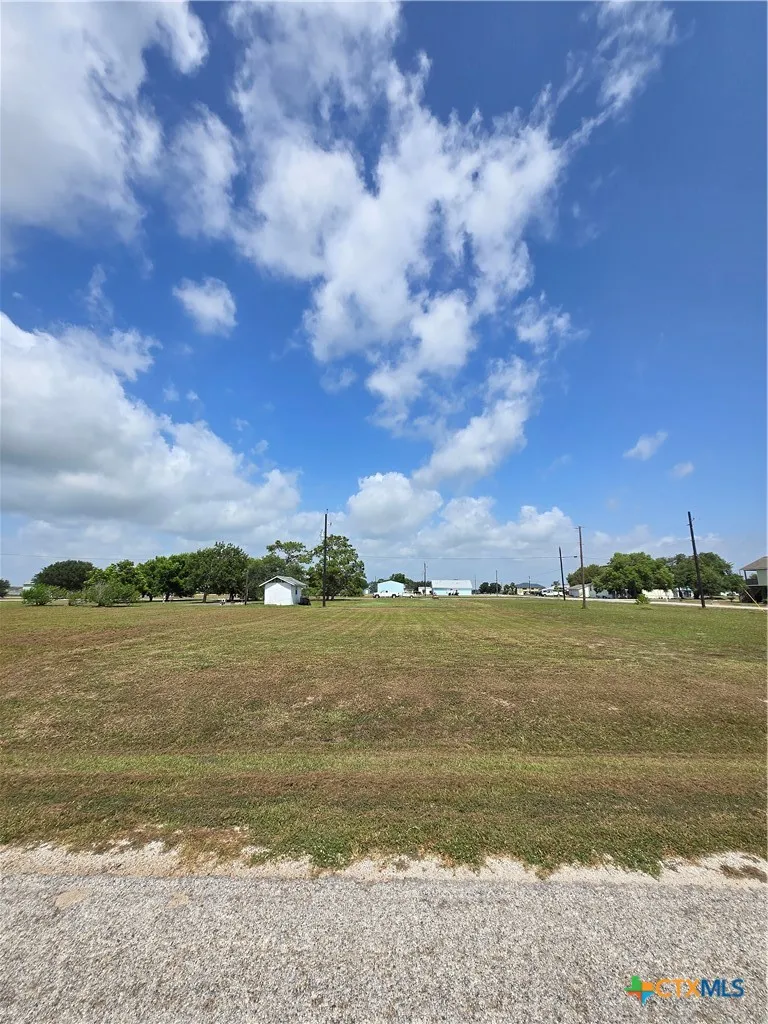 1102 Buckskin Drive Palacios, TX 77465