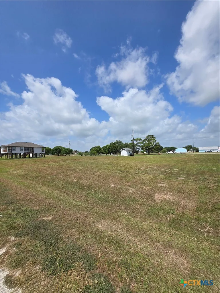1102 Buckskin Drive Palacios, TX 77465