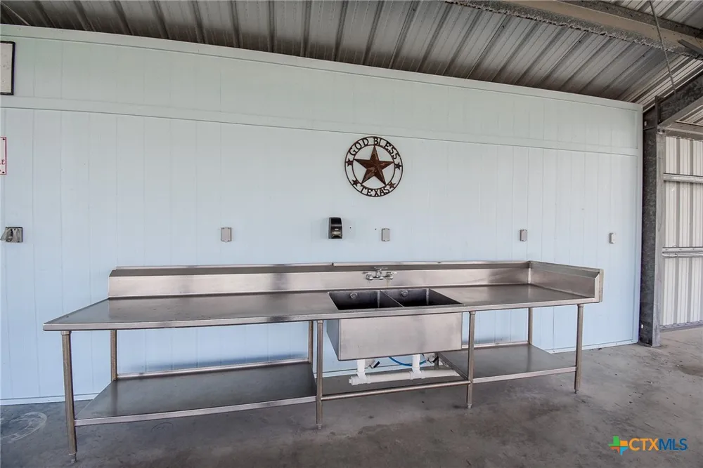 1102 Buckskin Drive Palacios, TX 77465