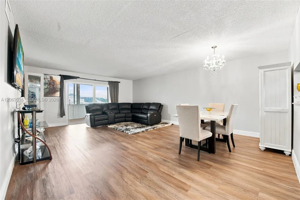 4141 NW 44th Ave #217 Lauderdale Lakes, FL 33319