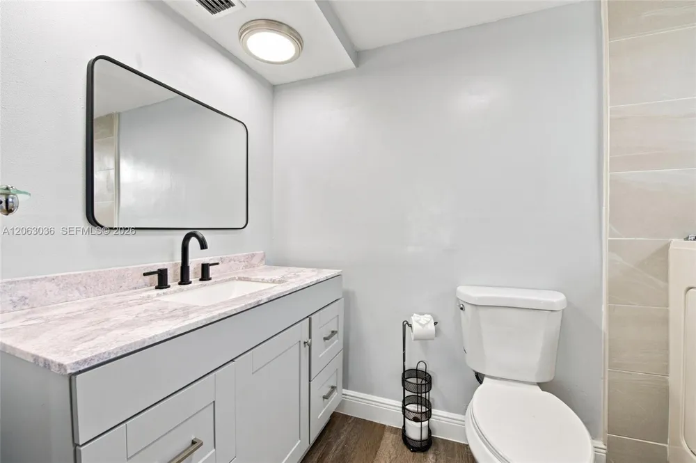 4141 NW 44th Ave #217 Lauderdale Lakes, FL 33319