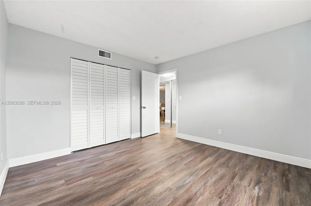 4141 NW 44th Ave #217 Lauderdale Lakes, FL 33319