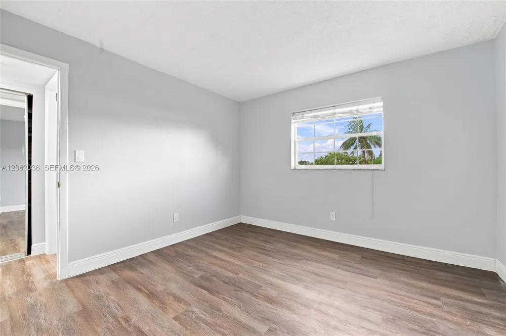 4141 NW 44th Ave #217 Lauderdale Lakes, FL 33319
