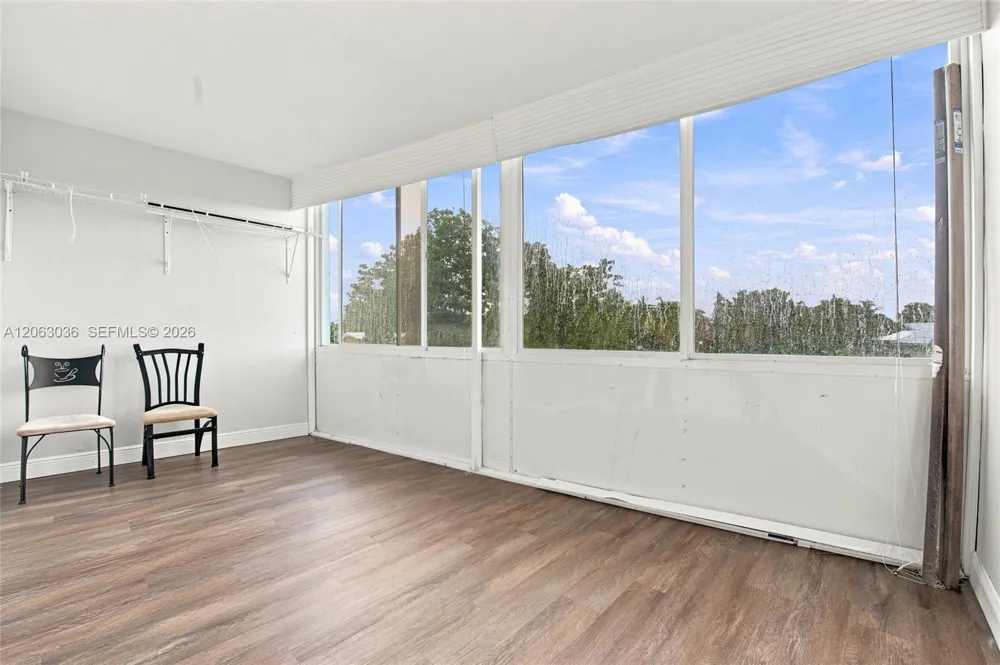 4141 NW 44th Ave #217 Lauderdale Lakes, FL 33319