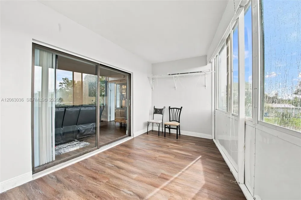 4141 NW 44th Ave #217 Lauderdale Lakes, FL 33319