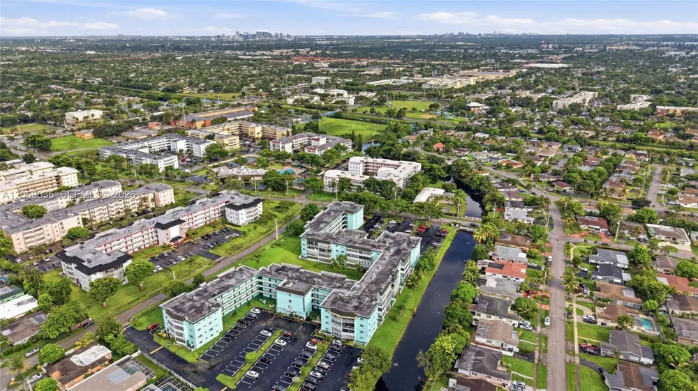 4141 NW 44th Ave #217 Lauderdale Lakes, FL 33319