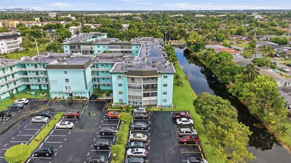 4141 NW 44th Ave #217 Lauderdale Lakes, FL 33319