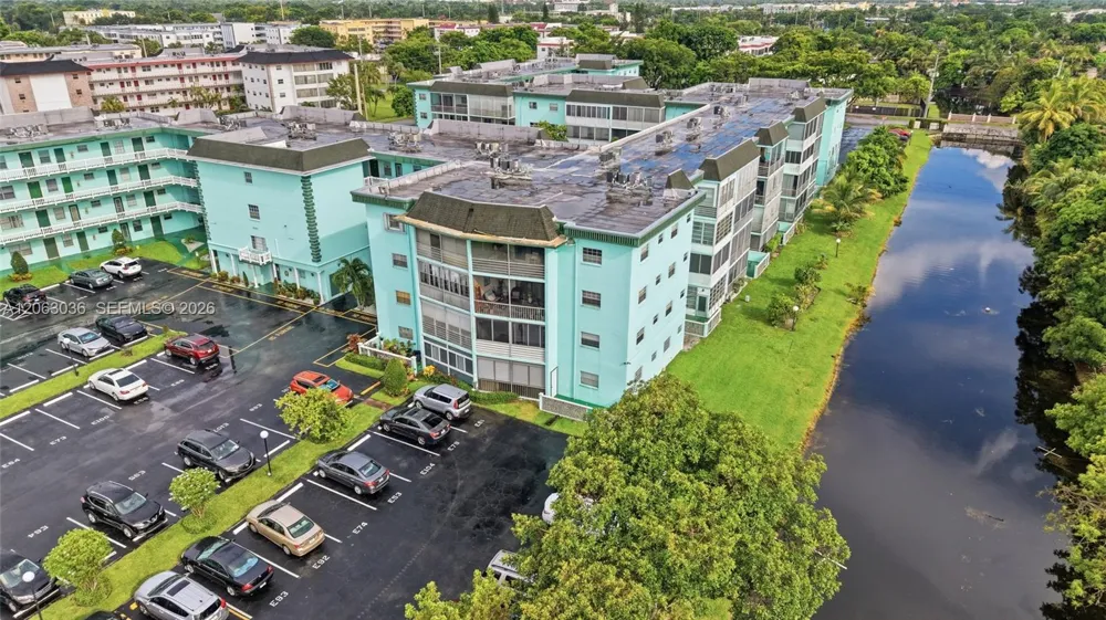 4141 NW 44th Ave #217 Lauderdale Lakes, FL 33319