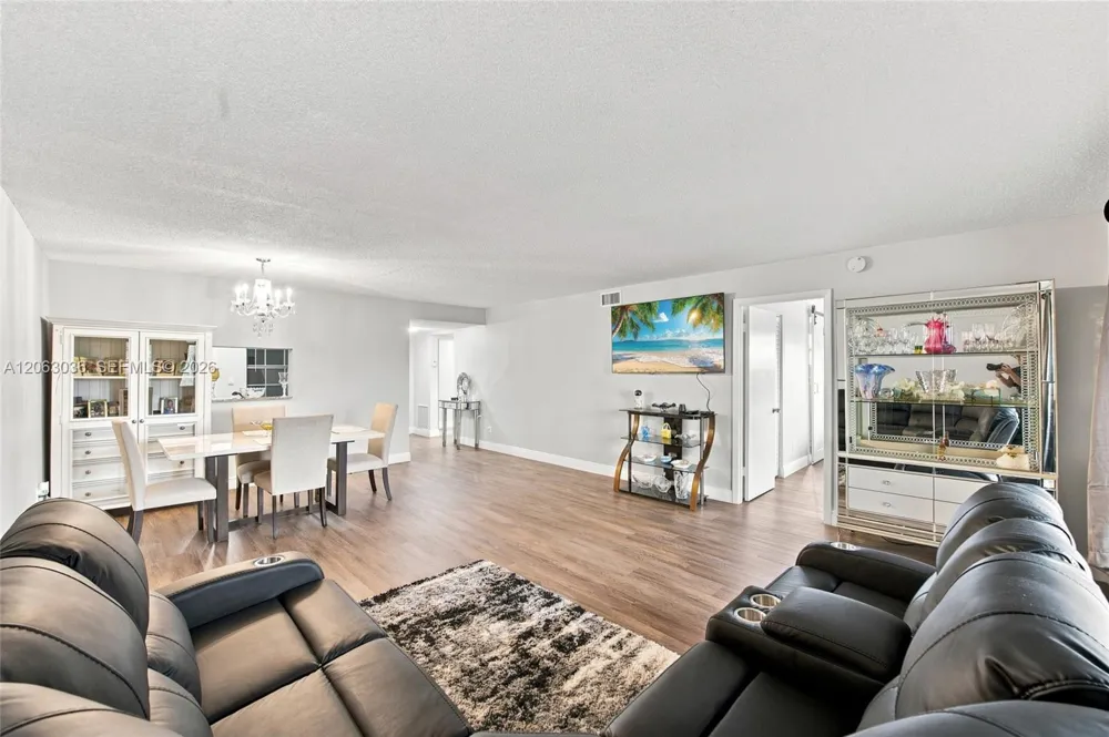 4141 NW 44th Ave #217 Lauderdale Lakes, FL 33319