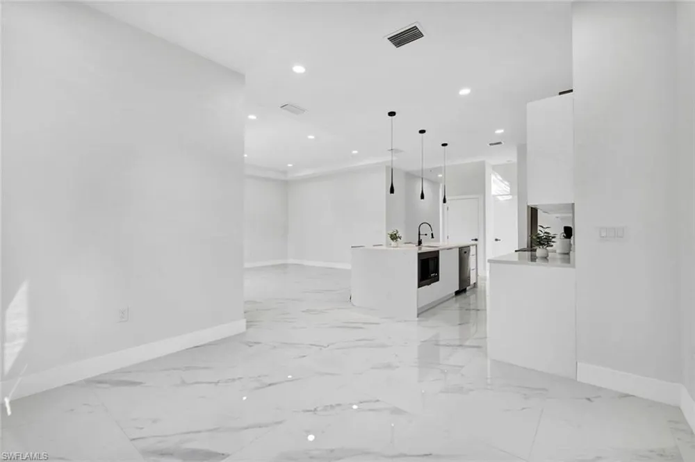 5085 NE Tradewinds Circle Labelle, FL 33935
