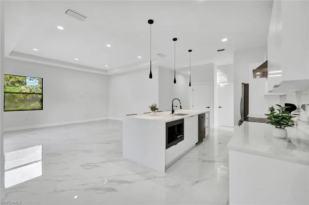 5085 NE Tradewinds Circle Labelle, FL 33935