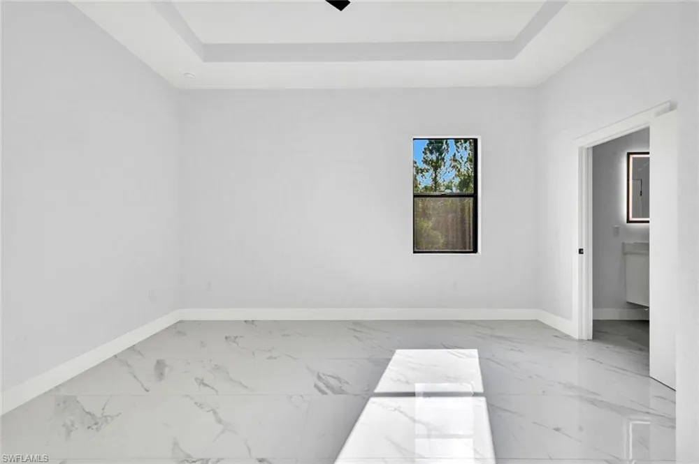 5085 NE Tradewinds Circle Labelle, FL 33935