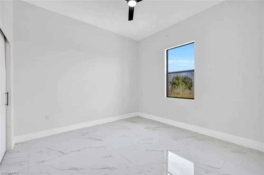 5085 NE Tradewinds Circle Labelle, FL 33935