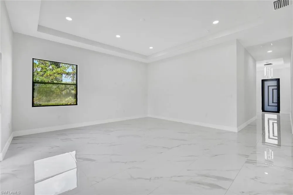 5085 NE Tradewinds Circle Labelle, FL 33935