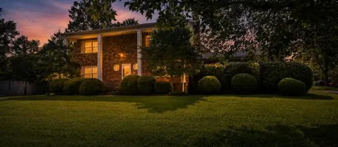 4110 NE Pryor Road NE